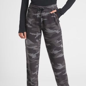 Athleta Girl Warm Up Jogger Camo XXL 16